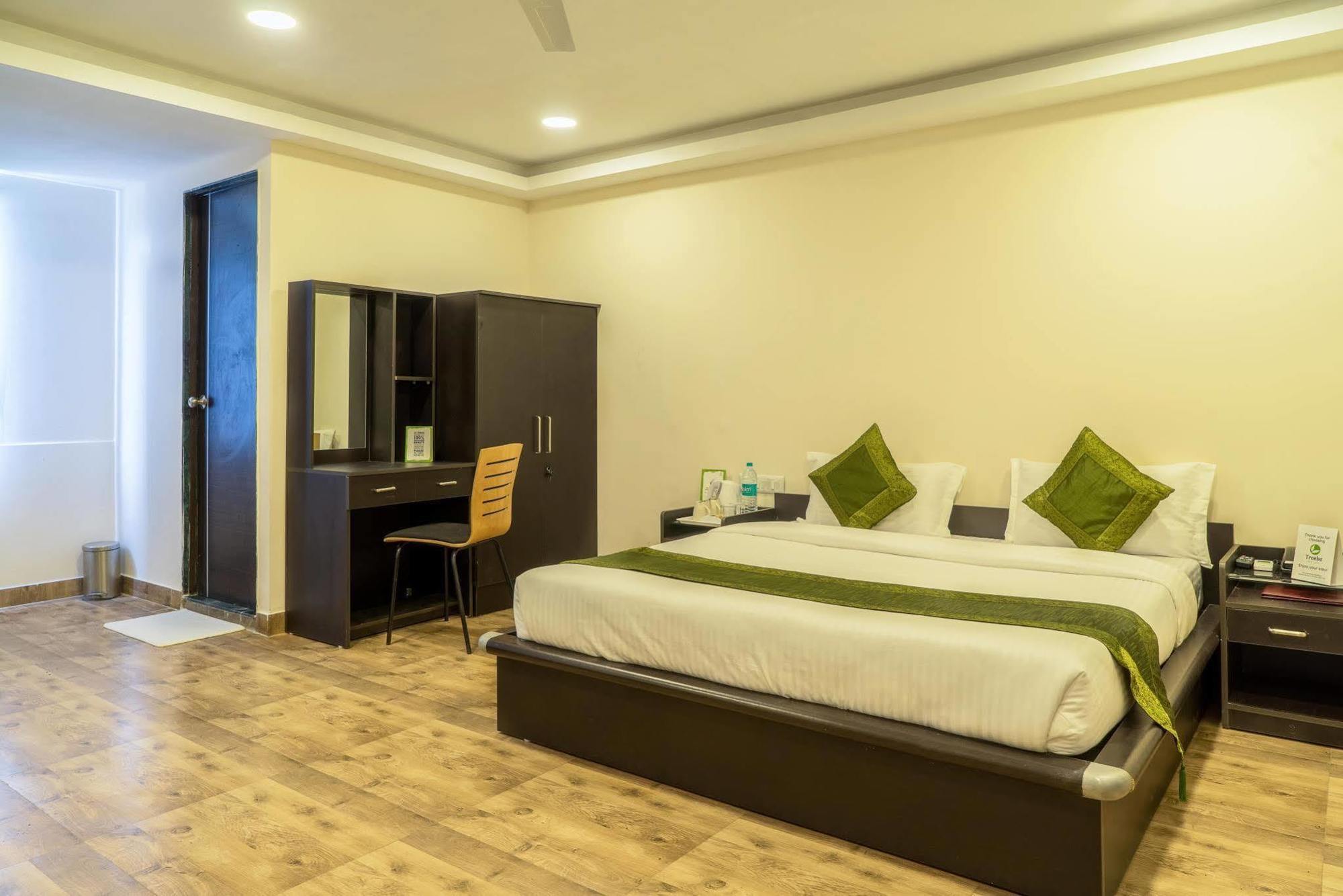 Hotel Rajdeep Inn Ahmedabad Exterior foto